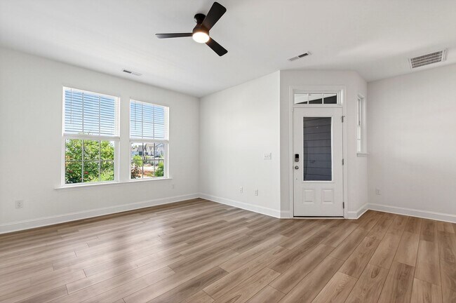Foto del edificio - Beautiful Modern 3BR Townhome in the Heart of Wendell!