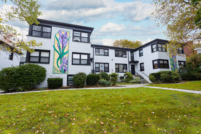 Building Photo - 1704 Grand Ave