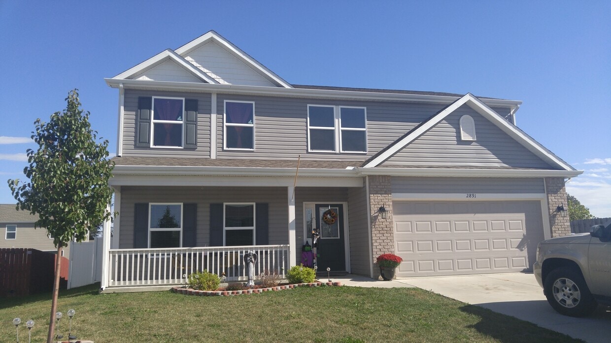 Modern 4 Bedroom, 2.5 Bath West Side Single Family Home - Modern 4 Bedroom, 2.5 Bath West Side Single Family Home