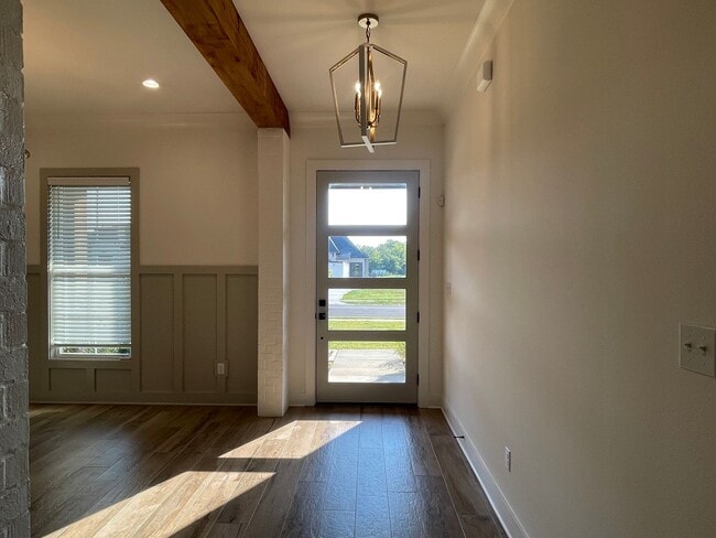 Building Photo - Tiburon newly built 2023 beauty!