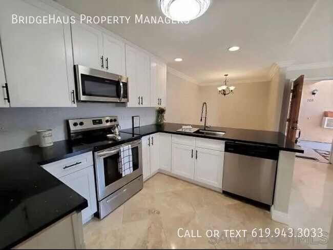 Building Photo - Experience luxury living in the highly sou...