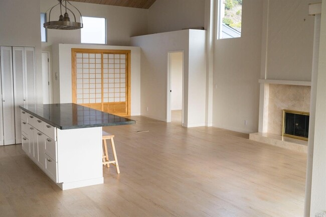 Building Photo - 90 Lyford Dr