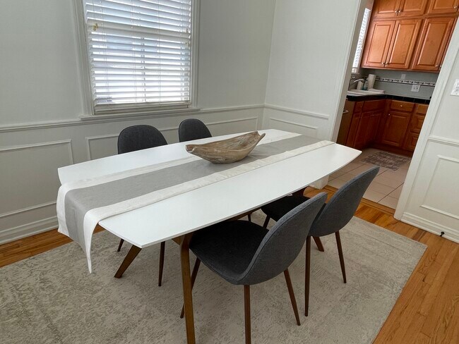 Comedor formal - 10785 Wilkins Ave