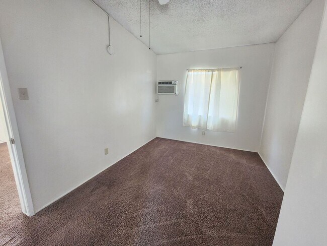 Foto del edificio - 6450 Athol Ave