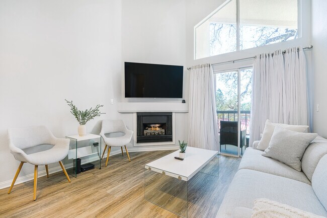 Building Photo - 5535 Canoga Ave