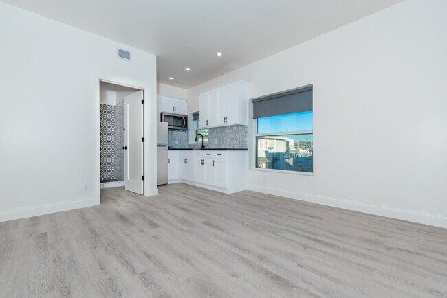 Vistas parciales de la bahía - 305 Main St