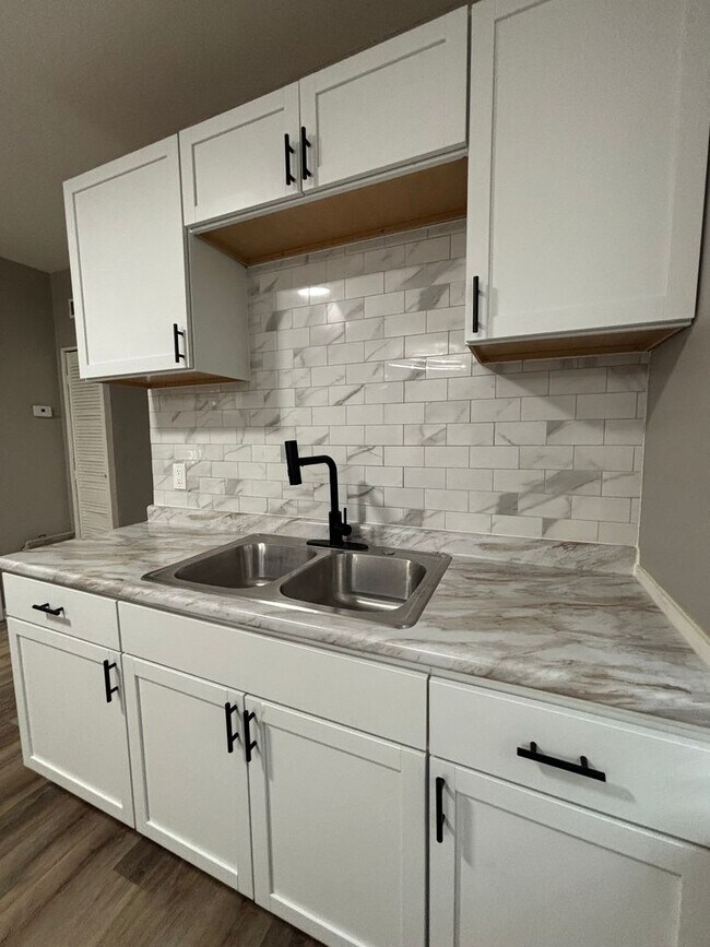 Foto del edificio - 3926 Butternut St