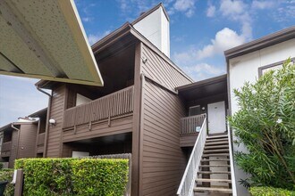 Building Photo - 8020 Braesmain Dr