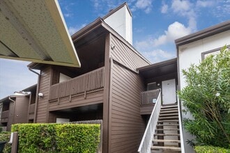 Building Photo - 8020 Braesmain Dr