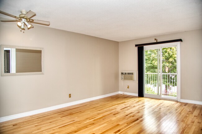 Salon - 573 Armstrong Rd