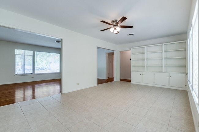 Foto del edificio - RIVER ROAD CRAFTSMAN