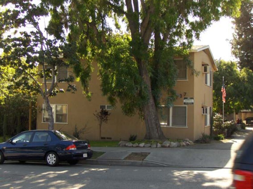 Primary Photo - Myrtle Apartments