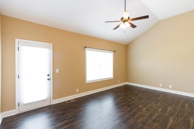 Building Photo - 155 Matheson Dr