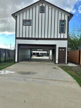 Building Photo - 8321 Coma St