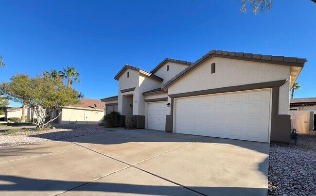 Building Photo - charming 3 bedroom, 2 bathroom home