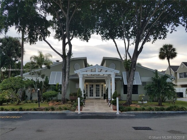 Foto del edificio - 17580 NW 67th Pl