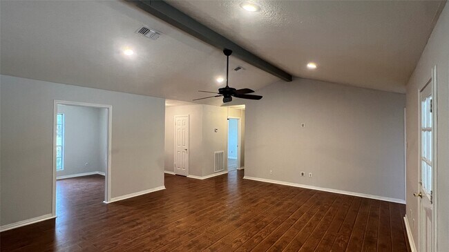 Foto del edificio - 1806 Cedar Dr