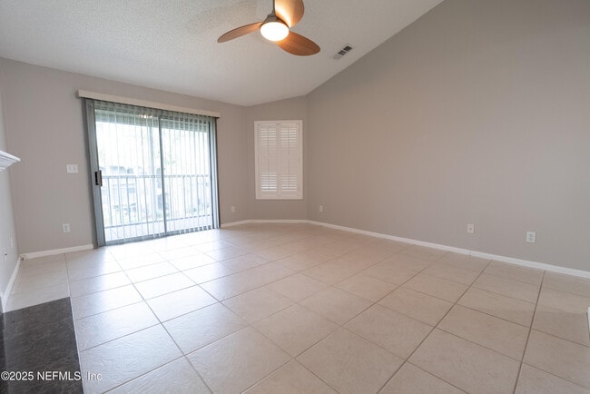 Building Photo - 800 Ironwood Dr