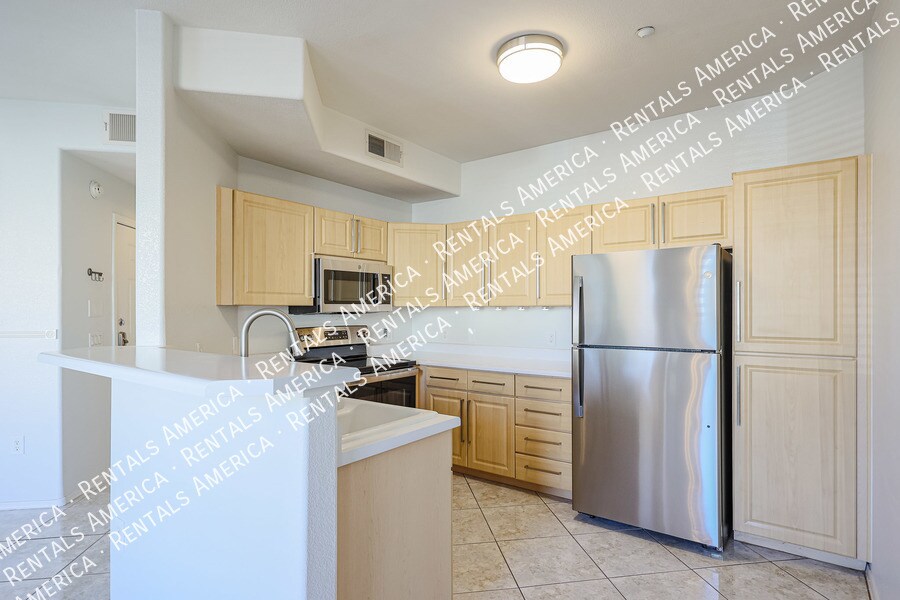 Foto principal - Spacious 1bd/1bth Condo in Phoenix