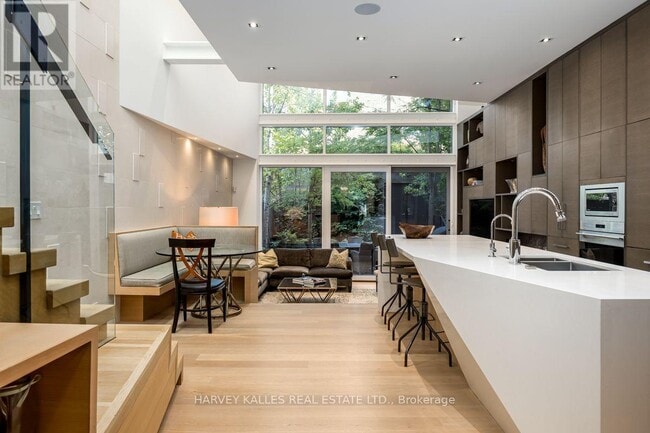 Building Photo - 5 Relmar Rd