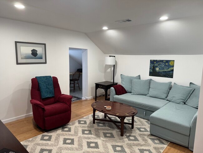 Sala de estar - 9 W Center St