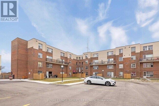 Photo du bâtiment - 1055a Forestwood Dr