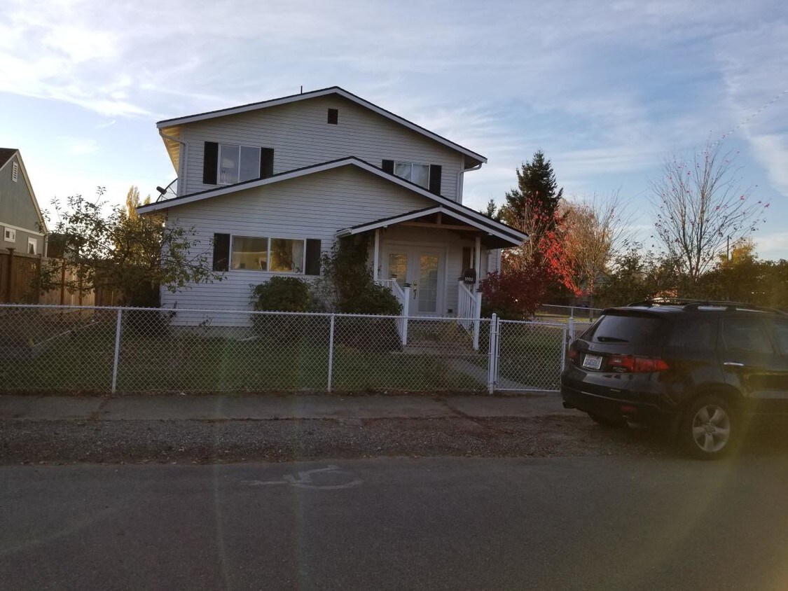 1702 S Anderson St, WA 98405 House Rental in WA