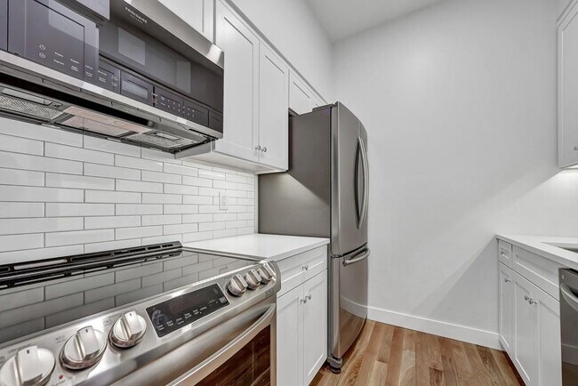 Foto del edificio - 325 Columbus Ave