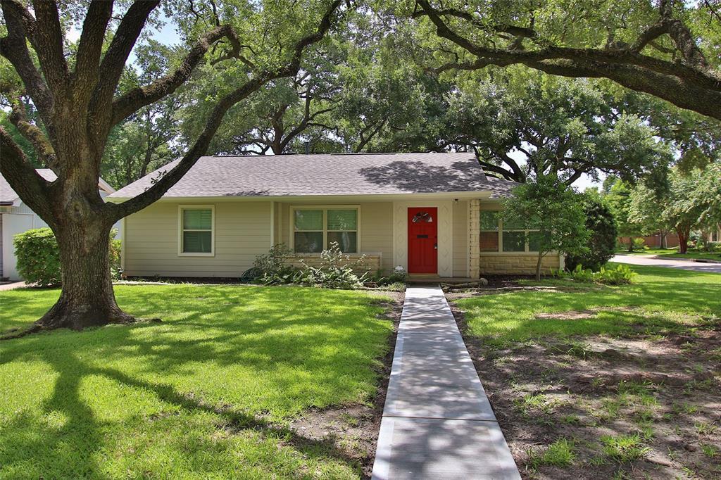 Primary Photo - 1121 Colonial St