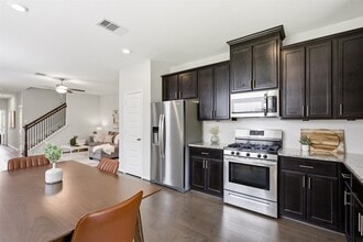 Building Photo - 168 Skybranch Dr