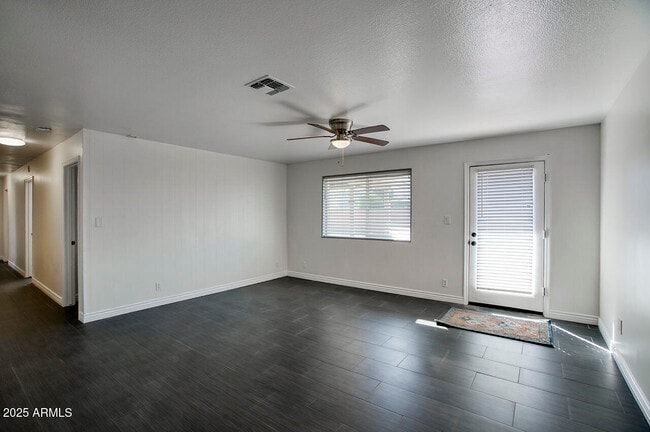 Building Photo - 1881 E Concorda Dr