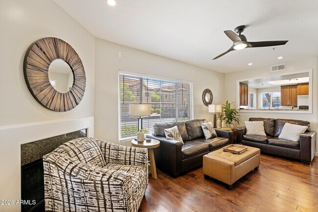 Foto del edificio - 9450 E Becker Ln