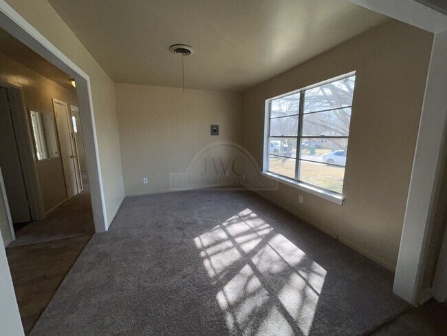 Foto del edificio - 127 W Stacie Rd