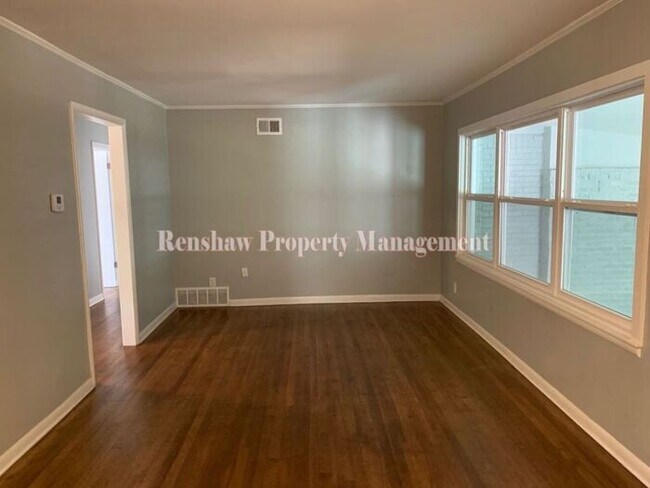Foto del edificio - 1554 Ivy Rd