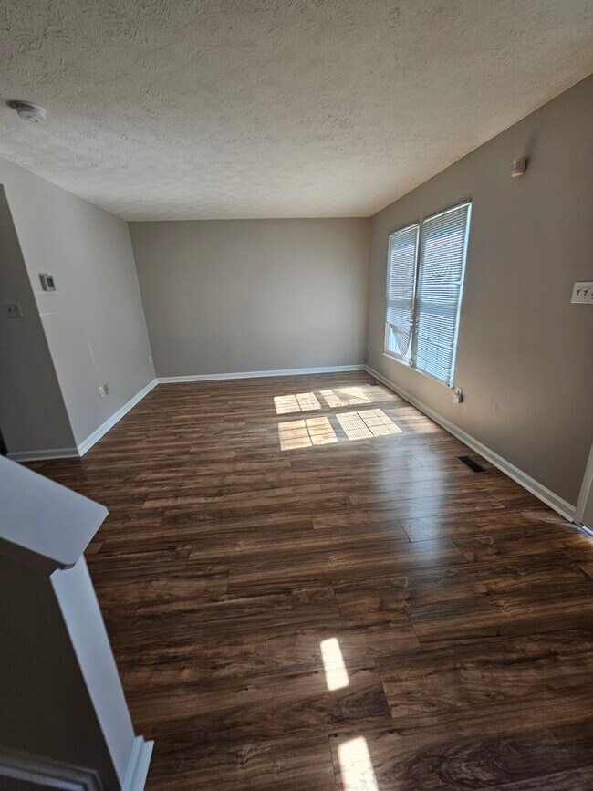 Foto del edificio - 5308 Castlestone Dr
