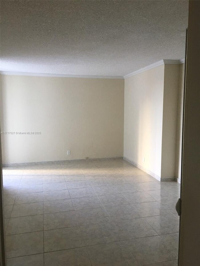 Foto del edificio - 20355 NE 34th Ct