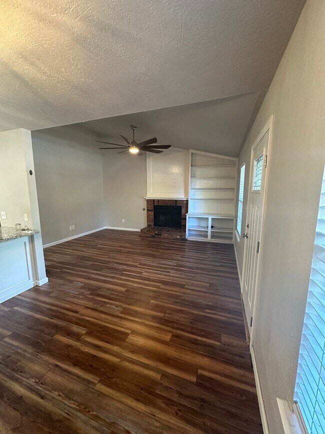 Building Photo - Total Remodel 3bed, 2bath, 2car in S Norman