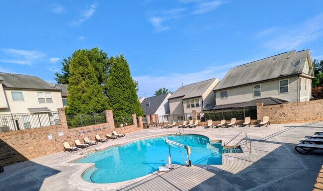 Foto del edificio - 4988 Wyngate Village Dr