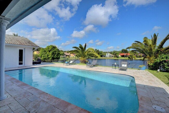 Foto del edificio - 2621 NW 39th St