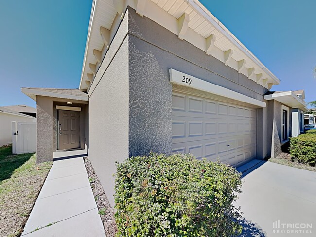 Building Photo - 209 Archcliffe Point Pl
