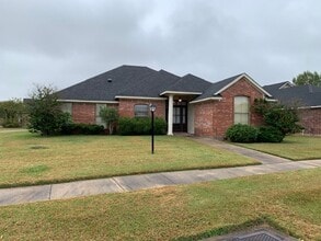Building Photo - 1201 Quincy Dr