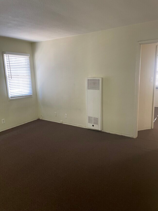 Building Photo - 5466 Alvern Cir