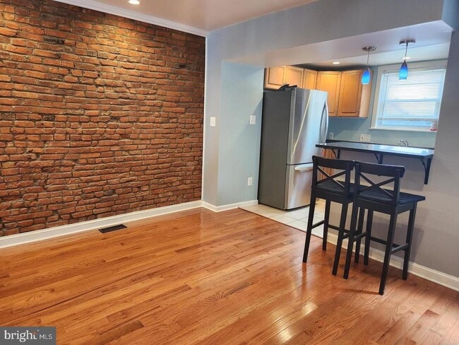 Building Photo - 2455 Tulip St