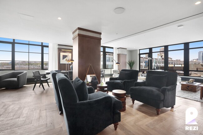 Foto del edificio - 36-20 Steinway St