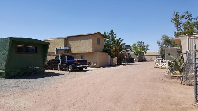 Foto del edificio - Tonos Mobile Home Park