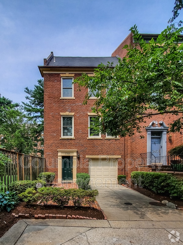 Building Photo - 3749 Winfield Lane Northwest