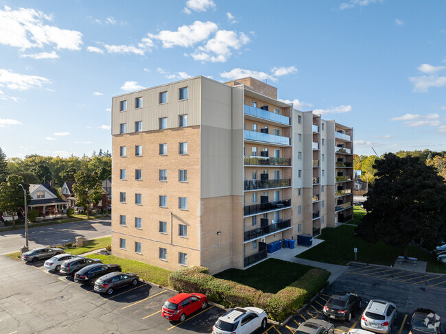 Building Photo - Brant Manor Apartments