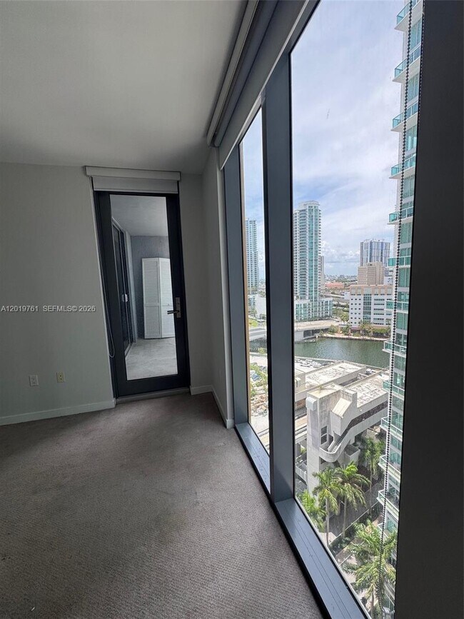 Foto del edificio - 31 SE 6th St