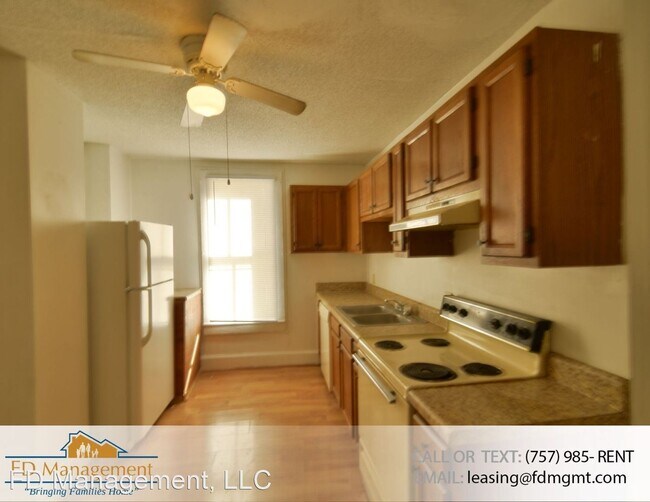 Building Photo - 3 br, 1 bath House - 368 Main Street,