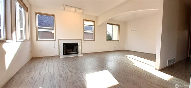 Photo - 3bd/2.5ba Seattle House